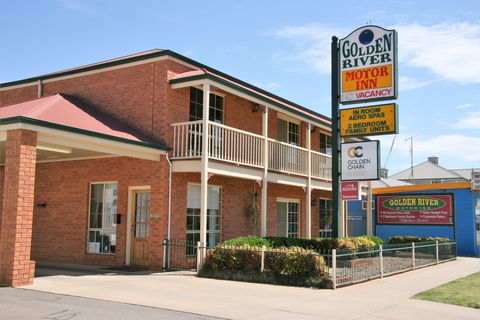 Golden River Motor Inn - Tourism Noosa 0