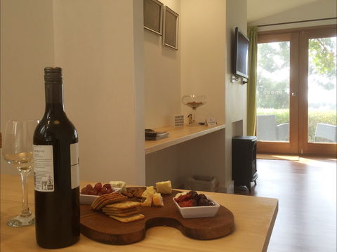 Jonathan Art Centre - Jarramarrumba House - Tourism Noosa 2