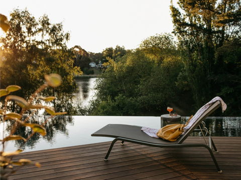 Lake House - Tourism Noosa 1
