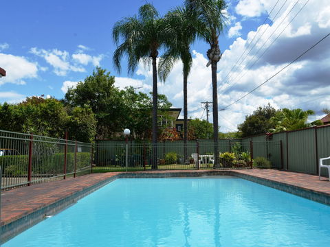 Motel Monaco - Tourism Noosa 1