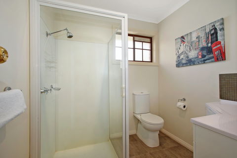 Oak Cottage - Tudor Village - Tourism Noosa 1