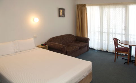 Port Aloha Motel - Tourism Noosa 0