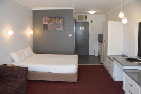 Port Aloha Motel - Tourism Noosa 1