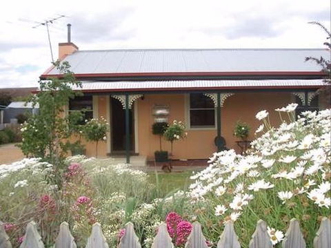 Ruby's Cottage - Tourism Noosa 0