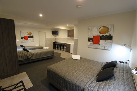 Ryley Motor Inn - Tourism Noosa 0