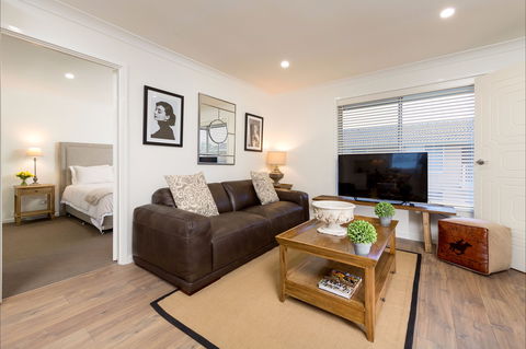 Sleeping In Style - Tourism Noosa 0