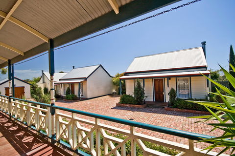 Torquay 1903 Period Cottages - Tourism Noosa 0