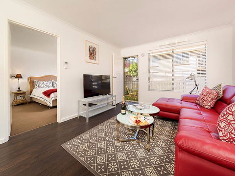 Understated Elegance - Affordable Luxury - Tourism Noosa 1