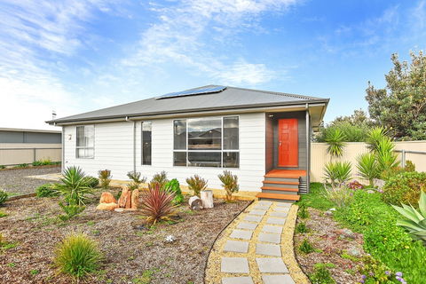7 Morrison - Tourism Noosa 0