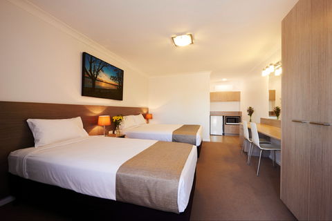 Adelong Motel - Tourism Noosa 0