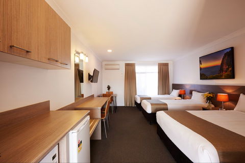 Adelong Motel - Tourism Noosa 2