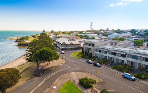 Aurora Ozone Hotel - Tourism Noosa 1