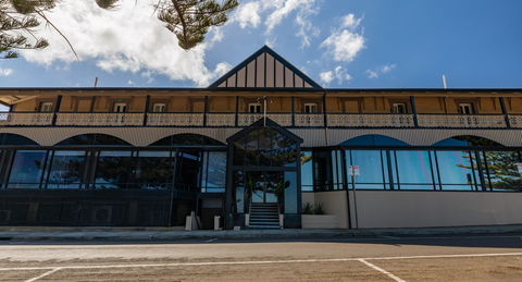 Aurora Ozone Hotel - Tourism Noosa 2