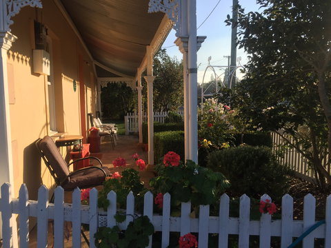 Bellamona - Cosy Georgian Cottage - Tourism Noosa 1