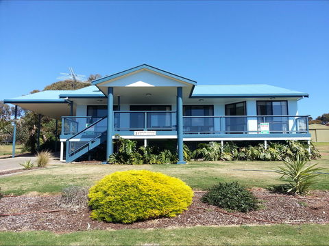 Birubi House - Tourism Noosa 0