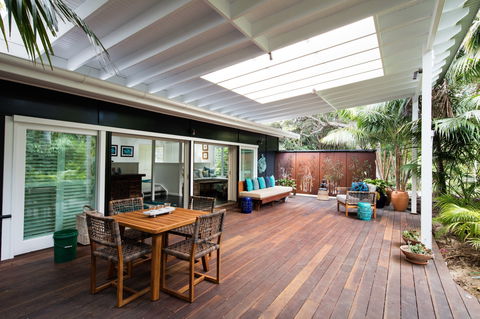 Blue Peter Luxury Beach House - Tourism Noosa 0