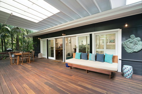 Blue Peter Luxury Beach House - Tourism Noosa 2