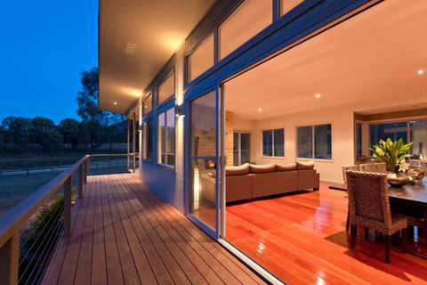 Blue  Cliff Retreat - Tourism Noosa 2