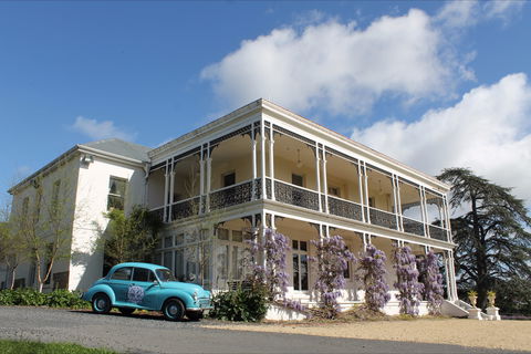 Claremont House - Tourism Noosa 1