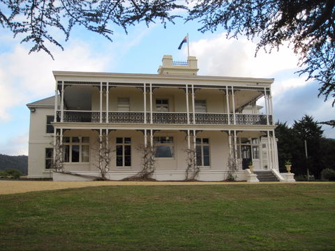 Claremont House - Tourism Noosa 2