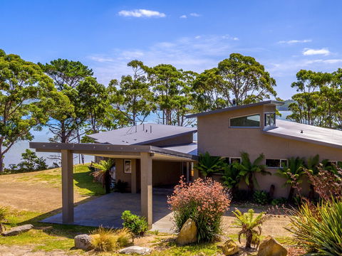Cloudy Bay Lagoon Estate - Tourism Noosa 1