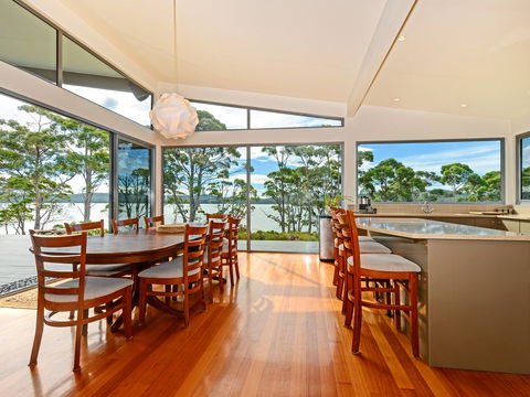 Cloudy Bay Lagoon Estate - Tourism Noosa 2
