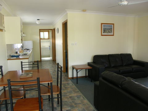 Dolphin Sands Holiday Villas - Tourism Noosa 2