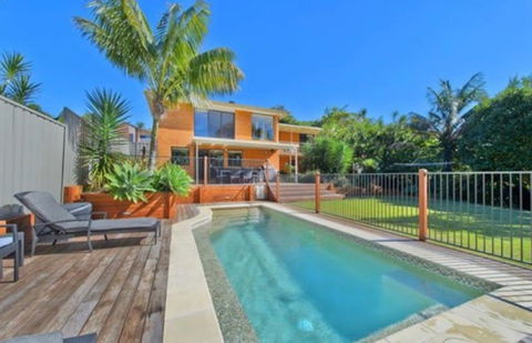 Flynns Beach Retreat - Tourism Noosa 0