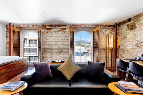 Henry Jones Art Hotel - The - Tourism Noosa 0