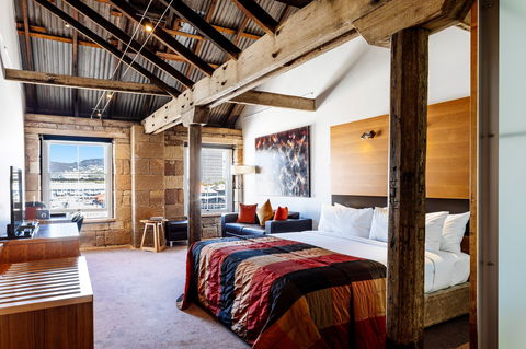 Henry Jones Art Hotel - The - Tourism Noosa 2