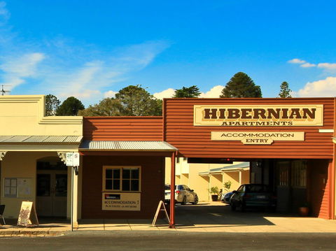 Hibernian Hotel Apartments - Tourism Noosa 1