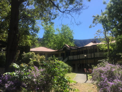Mountain Grand Halls Gap - Tourism Noosa 0