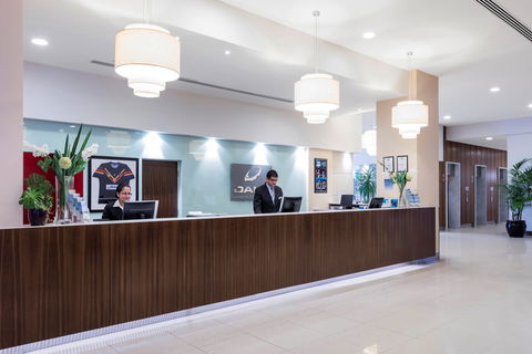 Oaks Glenelg Plaza Pier Suites - Tourism Noosa 1