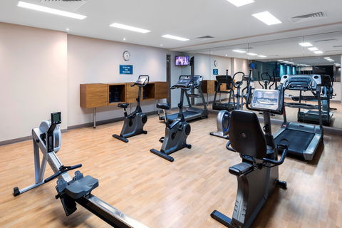 Oaks Glenelg Plaza Pier Suites - Tourism Noosa 2