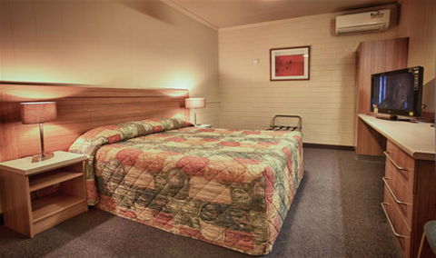 Opal Inn Hotel - Tourism Noosa 2