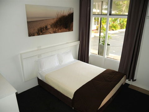 Park Beach Hotel Motel - Tourism Noosa 1
