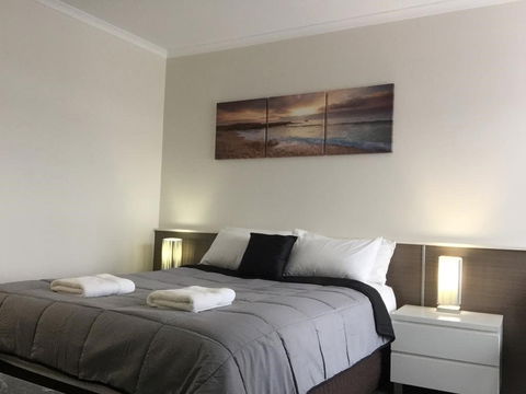 Red Carpet Motel - Tourism Noosa 2