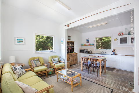 Retro Cottage - Tourism Noosa 2