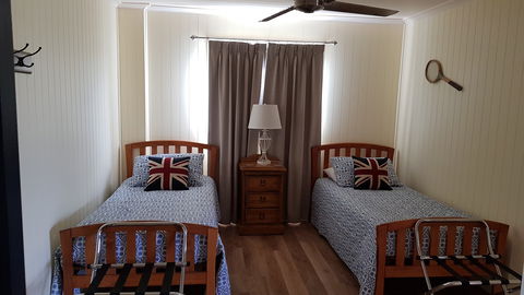 The Wattle Lodge - Tourism Noosa 2
