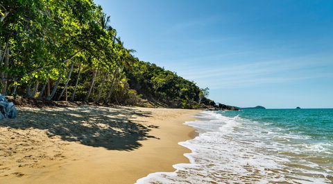 Trinity Beach Palace - Tourism Noosa 0