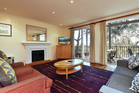 Villa Chambourcin - Tourism Noosa 1