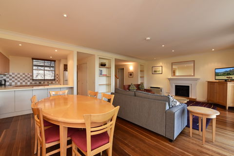 Villa Chambourcin - Tourism Noosa 2
