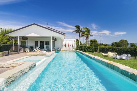Villa St Helena - Tourism Noosa 0