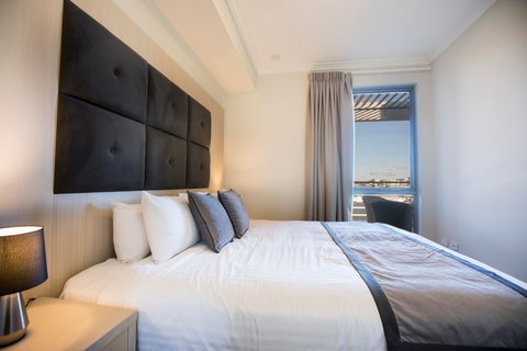 Zappeion Apartments - Tourism Noosa 0