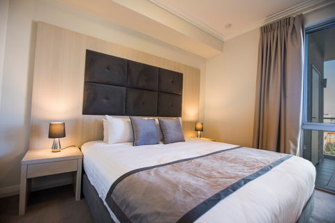 Zappeion Apartments - Tourism Noosa 1