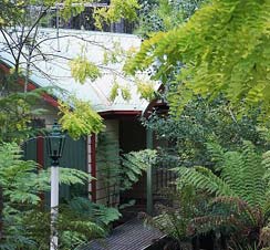 Eagle Hammer Cottages - Tourism Noosa 1