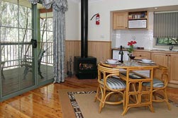 Eagle Hammer Cottages - Tourism Noosa 5