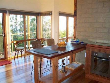 Lyrebird Cottages - Tourism Noosa 3