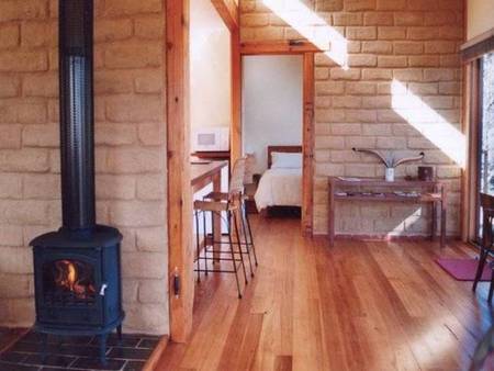 Lyrebird Cottages - Tourism Noosa 4