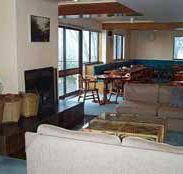 Trackers Mountain Lodge - Tourism Noosa